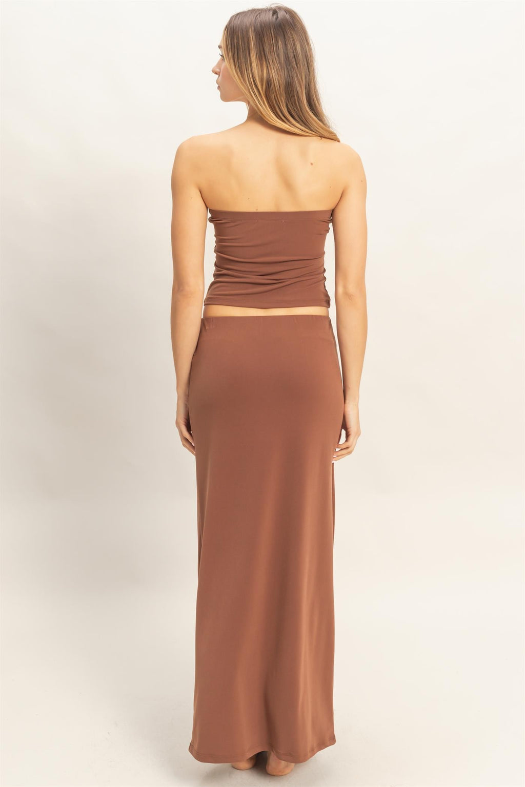 Conjunto de falda larga y top strapless ajustado para mujer elegante
